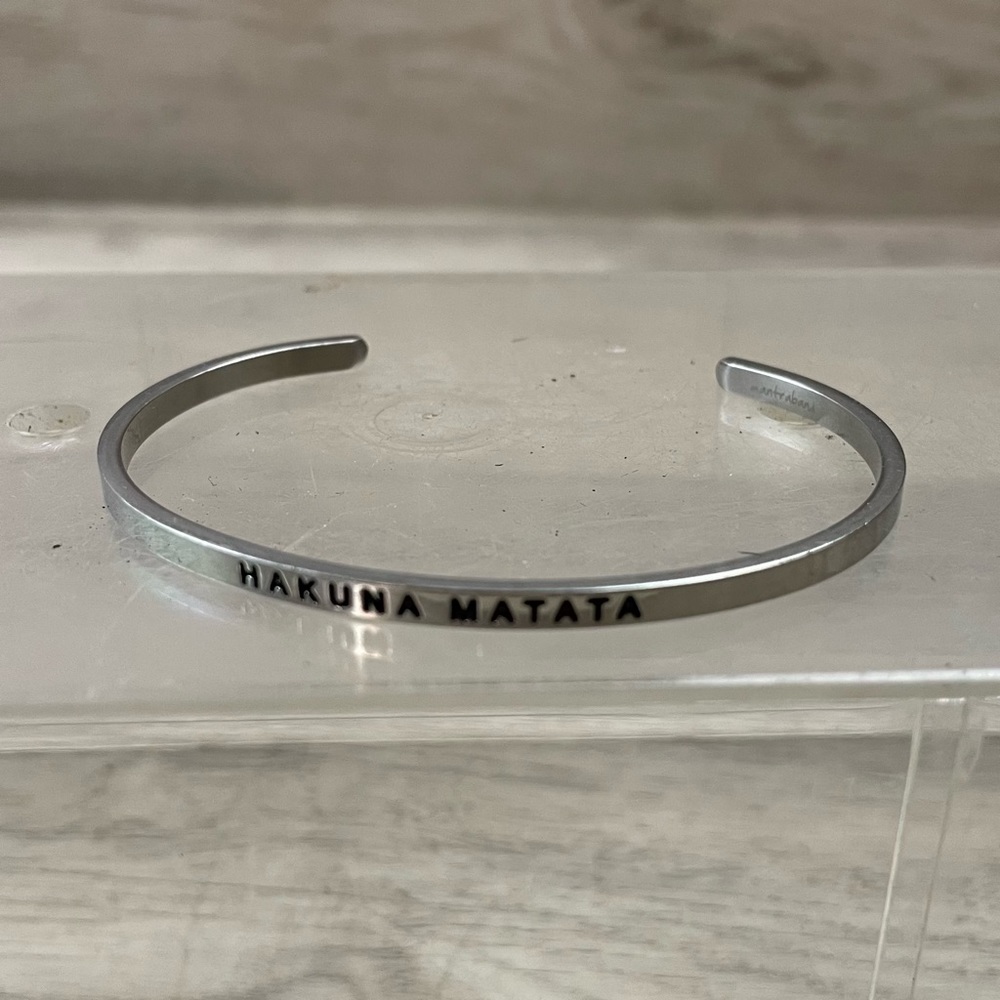 Hakuna Matata Lion King Phrase It Means No Worries Cuff Bracelet Silver Toned